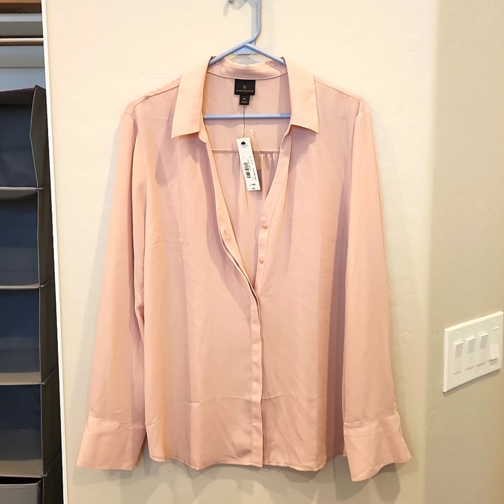 New with tags! Worthington blouse in Rose Smoke sixe XL.
